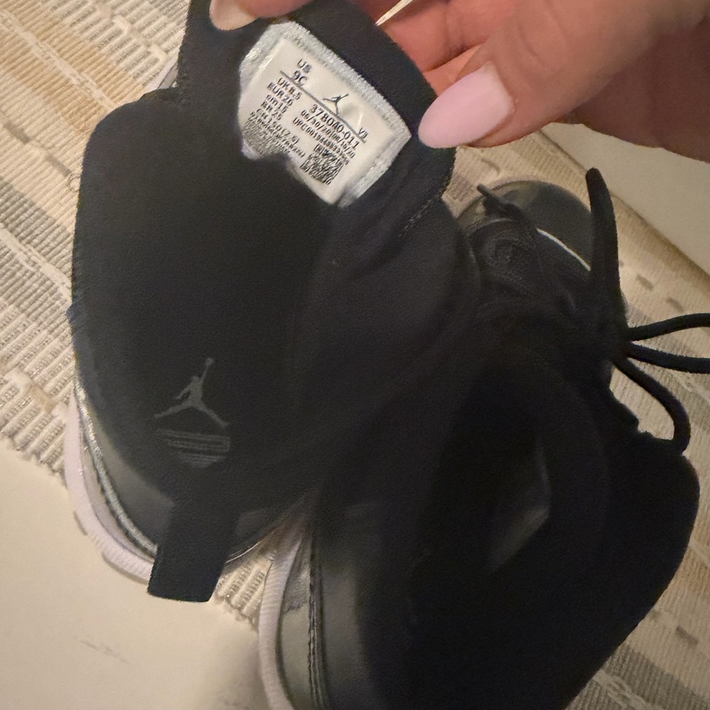 Black Air Jordan toddler 9C Sneakers - Picture 3 of 3